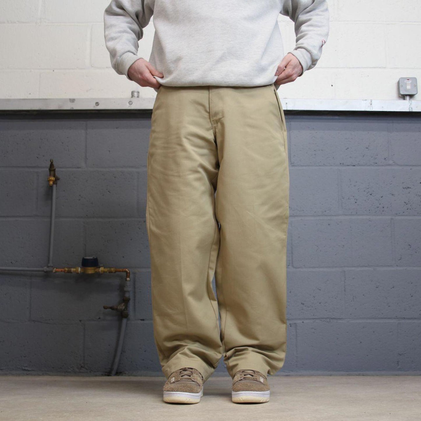 Vintage y2k baggy work pants loose beige Loosehino style skate trousers Red Kap workwear patch logo