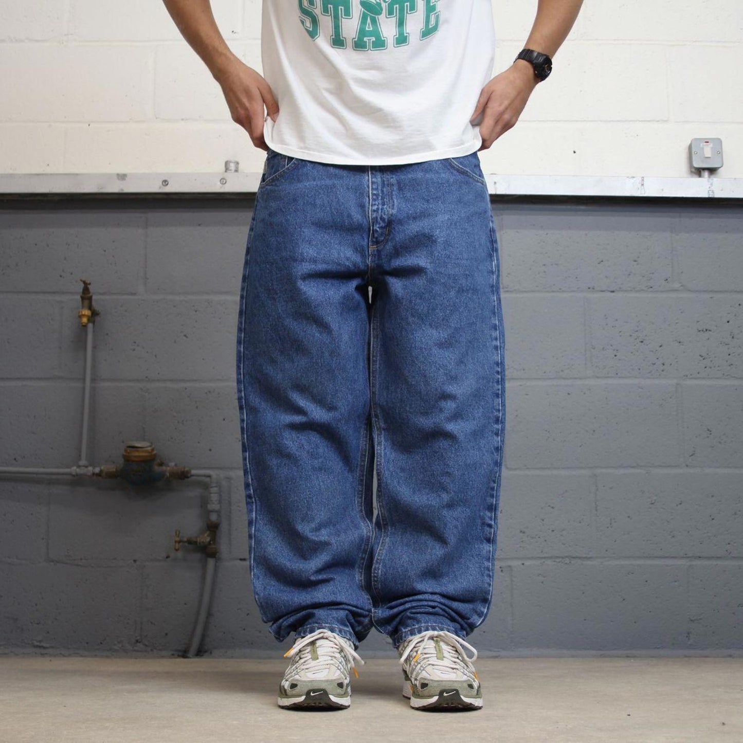 Blue Denim Carhartt jeans W38L32 90s style relaxed skater loose 5 pocket jeans