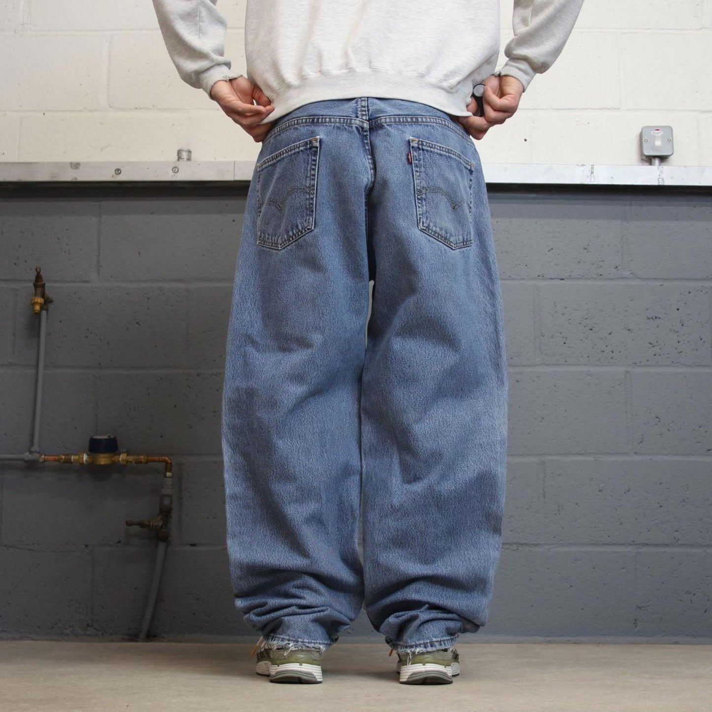 Y2K baggy Levi’s 550 jeans wide leg blue Loose relaxed fit denim pants red tab logo