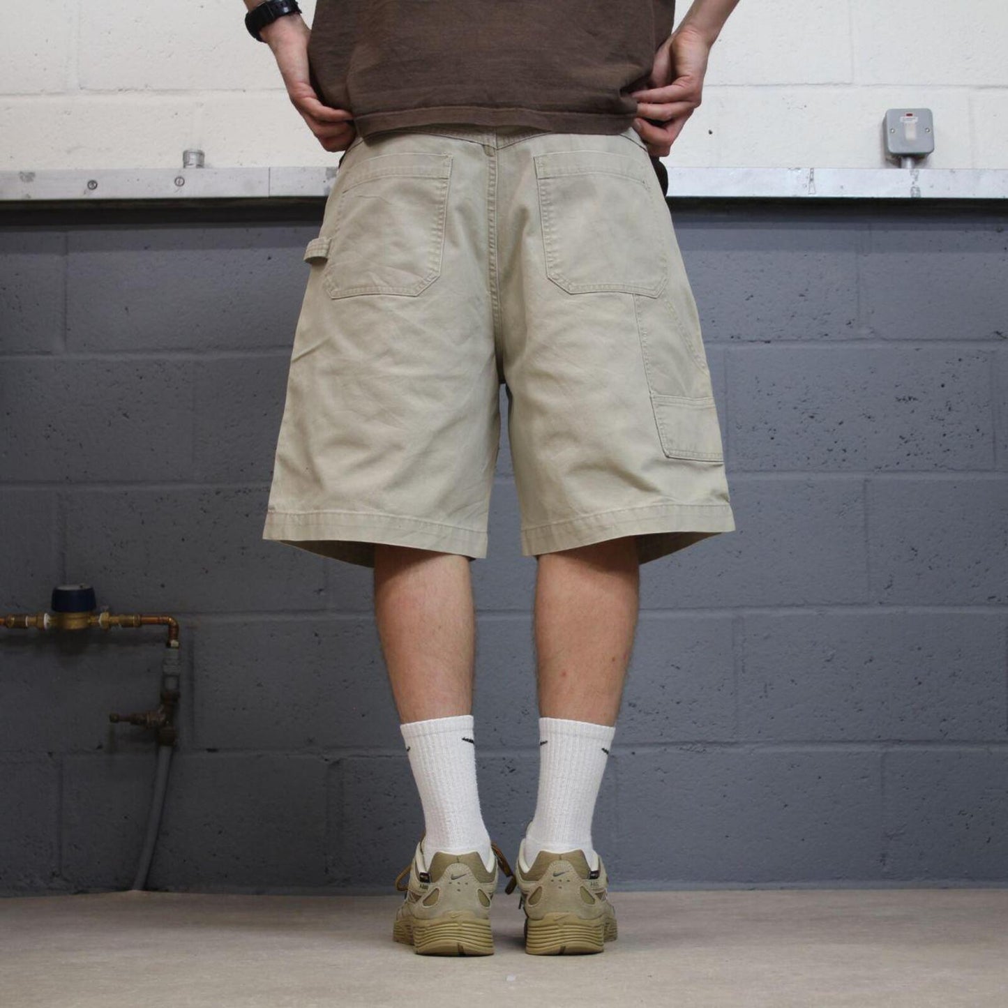 Baggy cargo shorts canvas carpenter beige Falls Creek skater style summer festival jorts