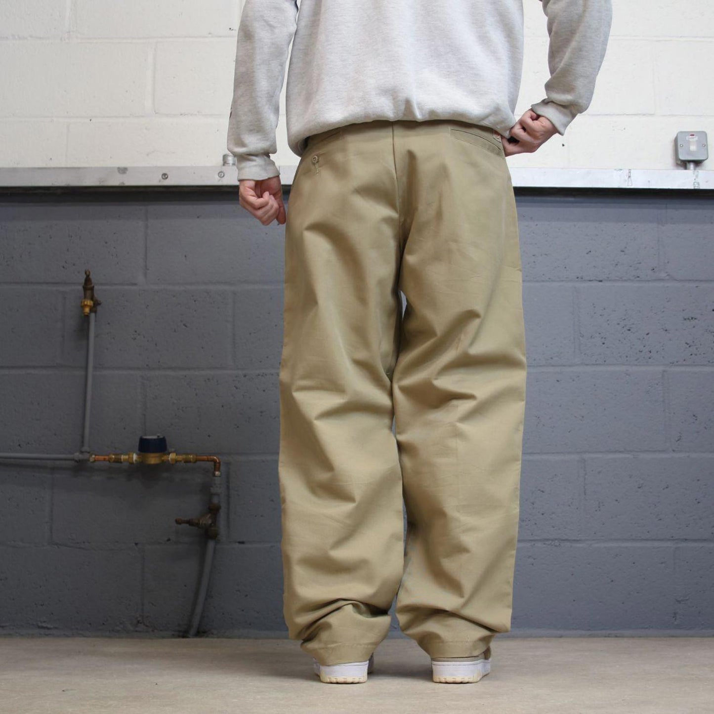Vintage y2k baggy work pants beige Loose chino style skate trousers Red Kap workwear patch logo