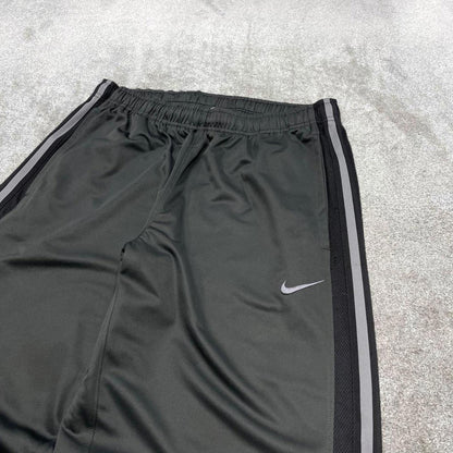 Grey baggy Nike trackies L loose y2k style joggers embroidered Swoosh logo track pants side stripes