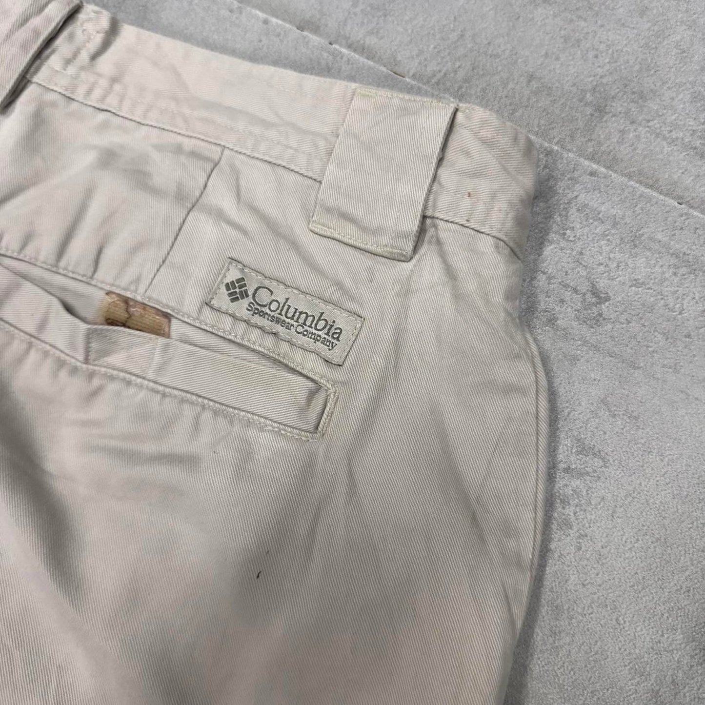 Mens Columbia cargo shorts W32
