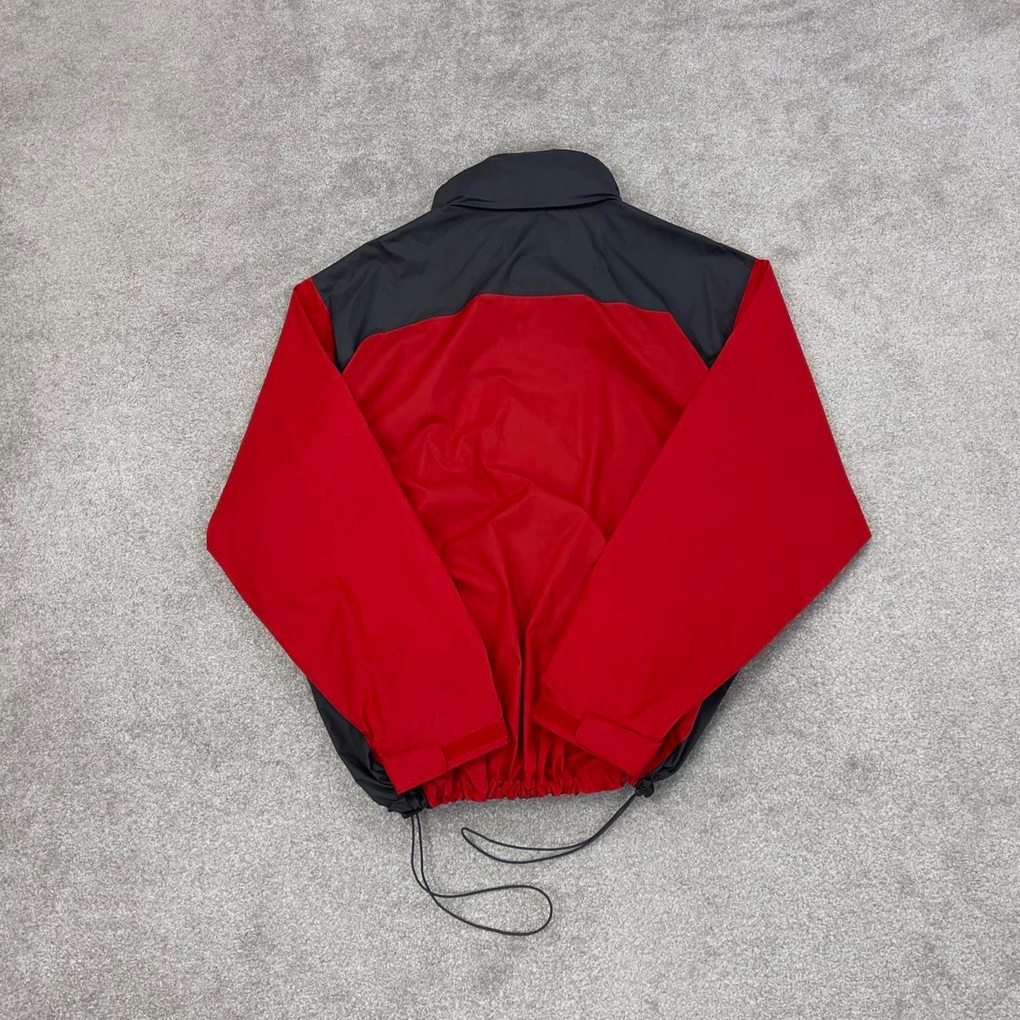 Red grey Columbia technical jacket XL men's y2k style unlined hooded adjustable windbreaker autumn