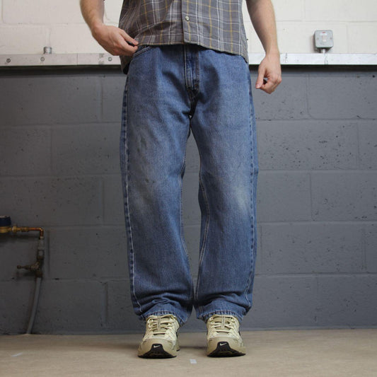 Levi’s 505 jeans Y2K W36L30 blue Levi’s straight leg surf style pants, red tab logo