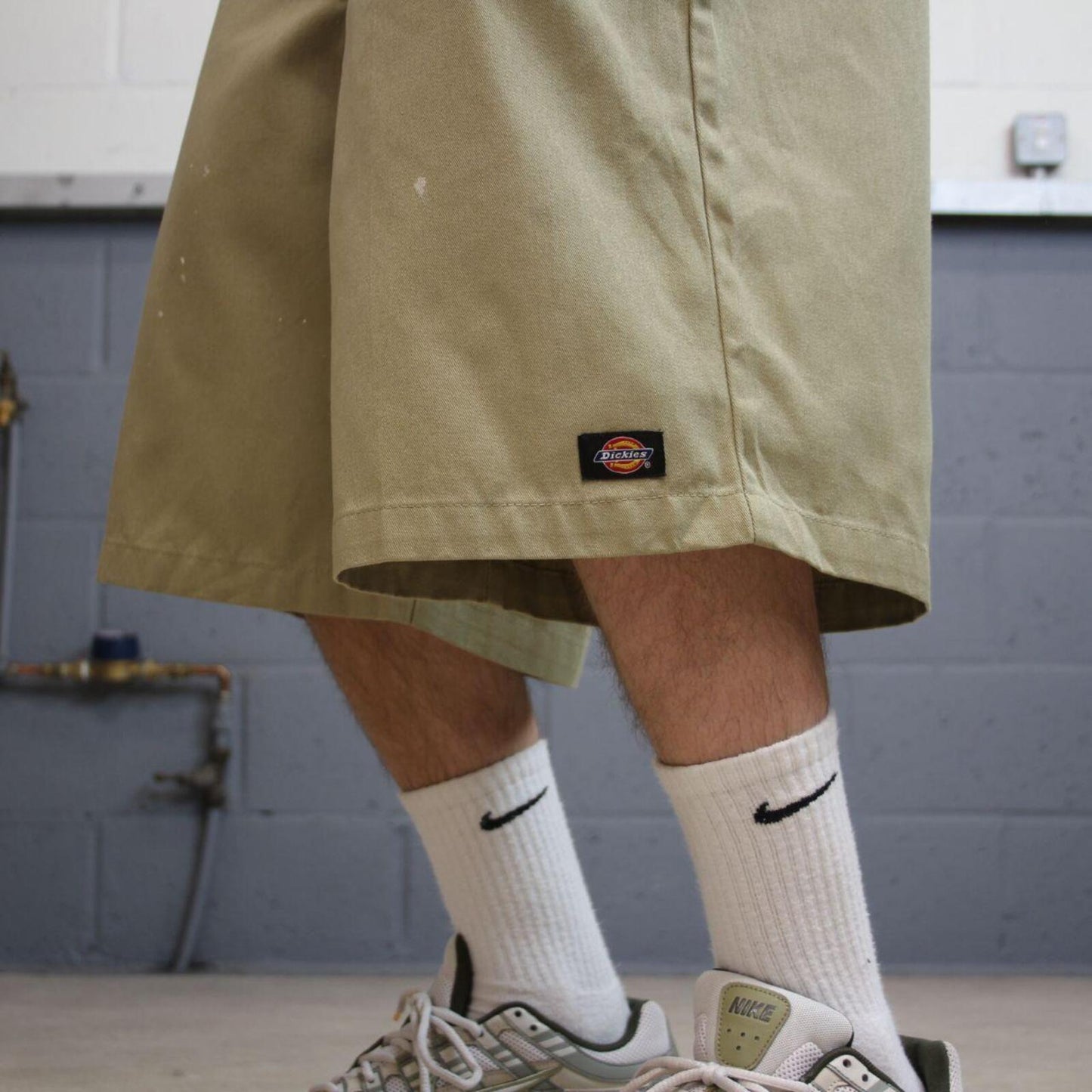 Dickies extra baggy carpenter shorts khaki Chino style skater shorts long wide leg festival