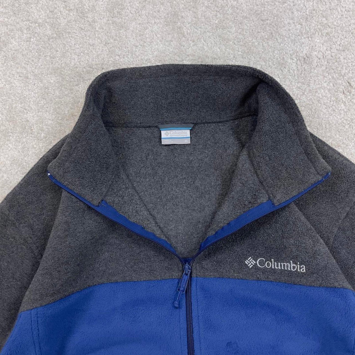 Grey Blue Columbia technical fleece XL full zip up y2k style autumn colour block