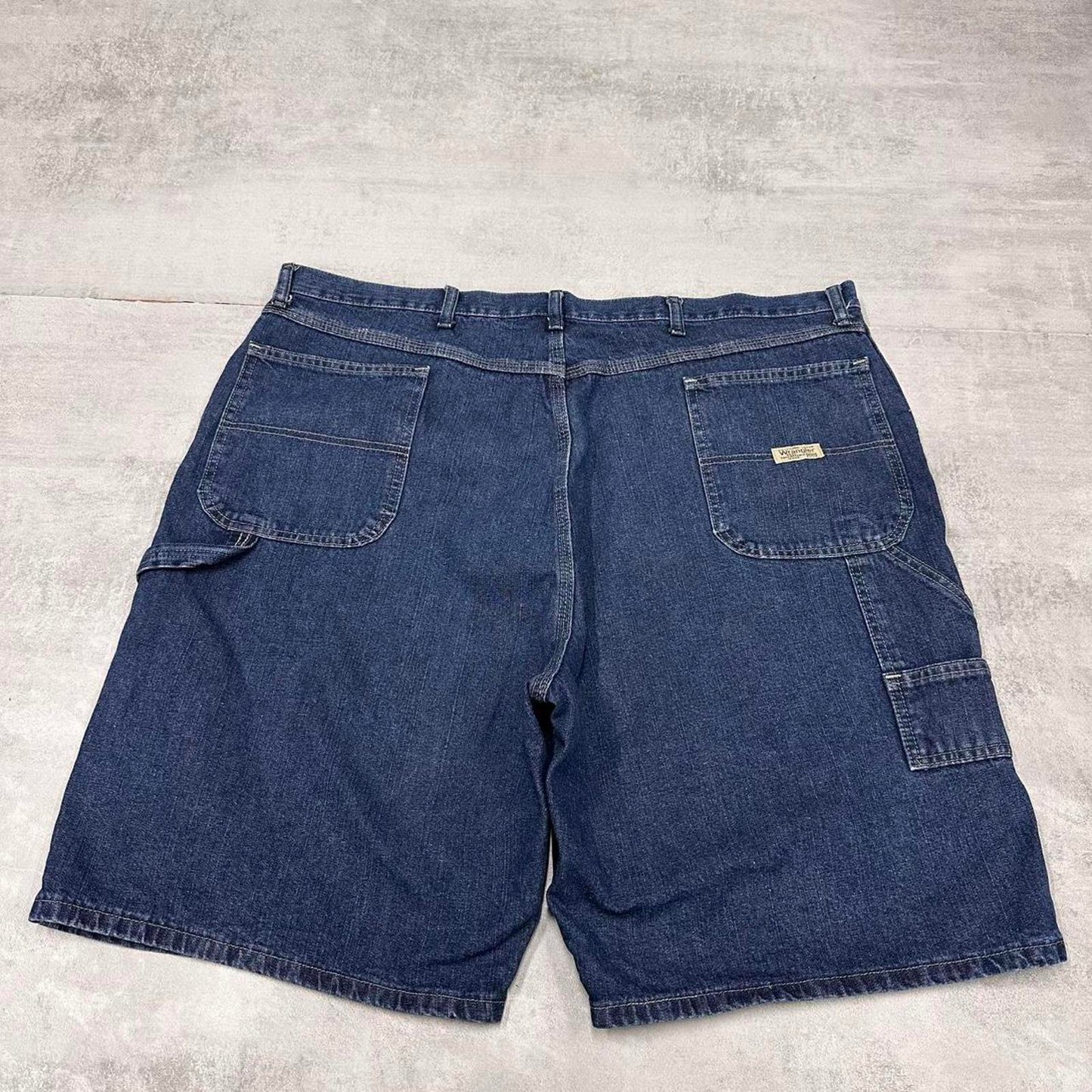Mens baggy Wrangler carpenter jorts W44