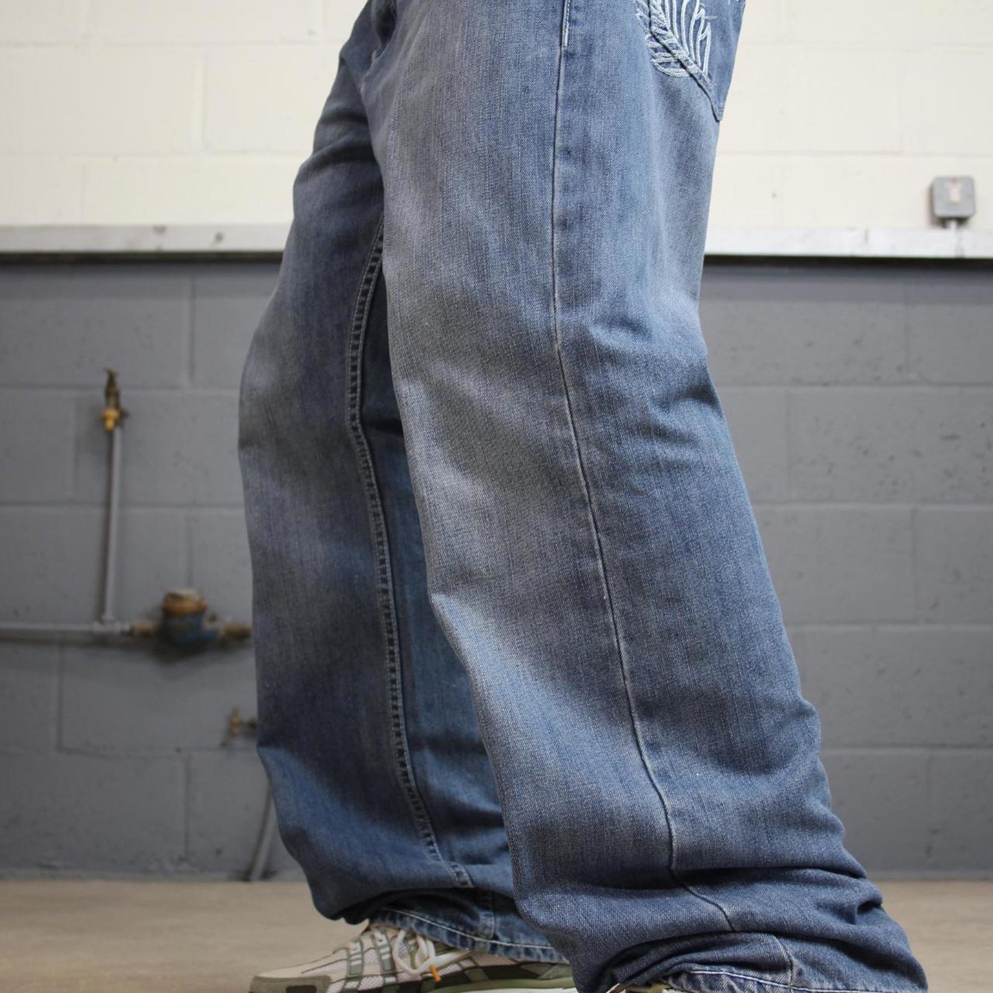 Baggy Coogi jeans W36 L34 blue loose embroidered wings design 90s y2k style skater jeans