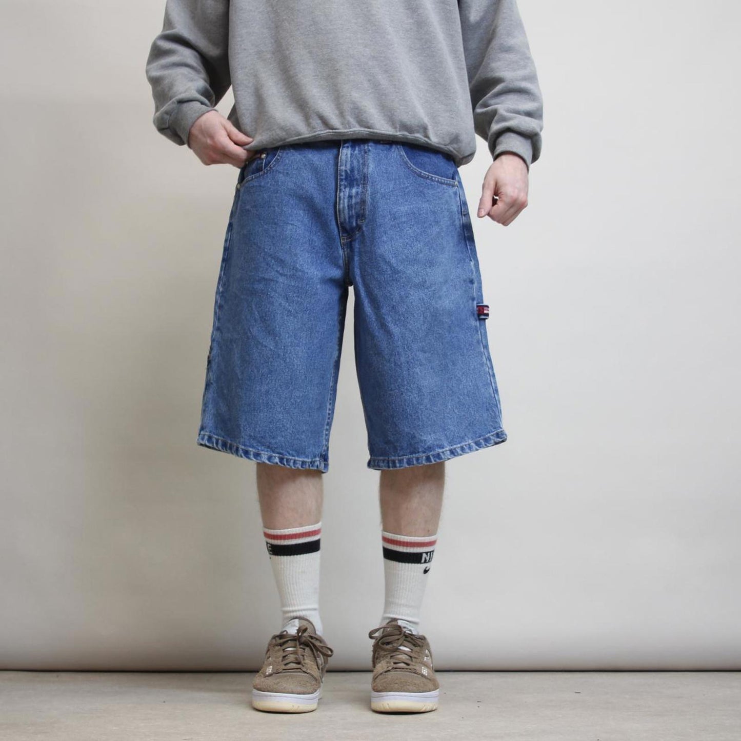 Baggy Jordache carpenter jorts W33