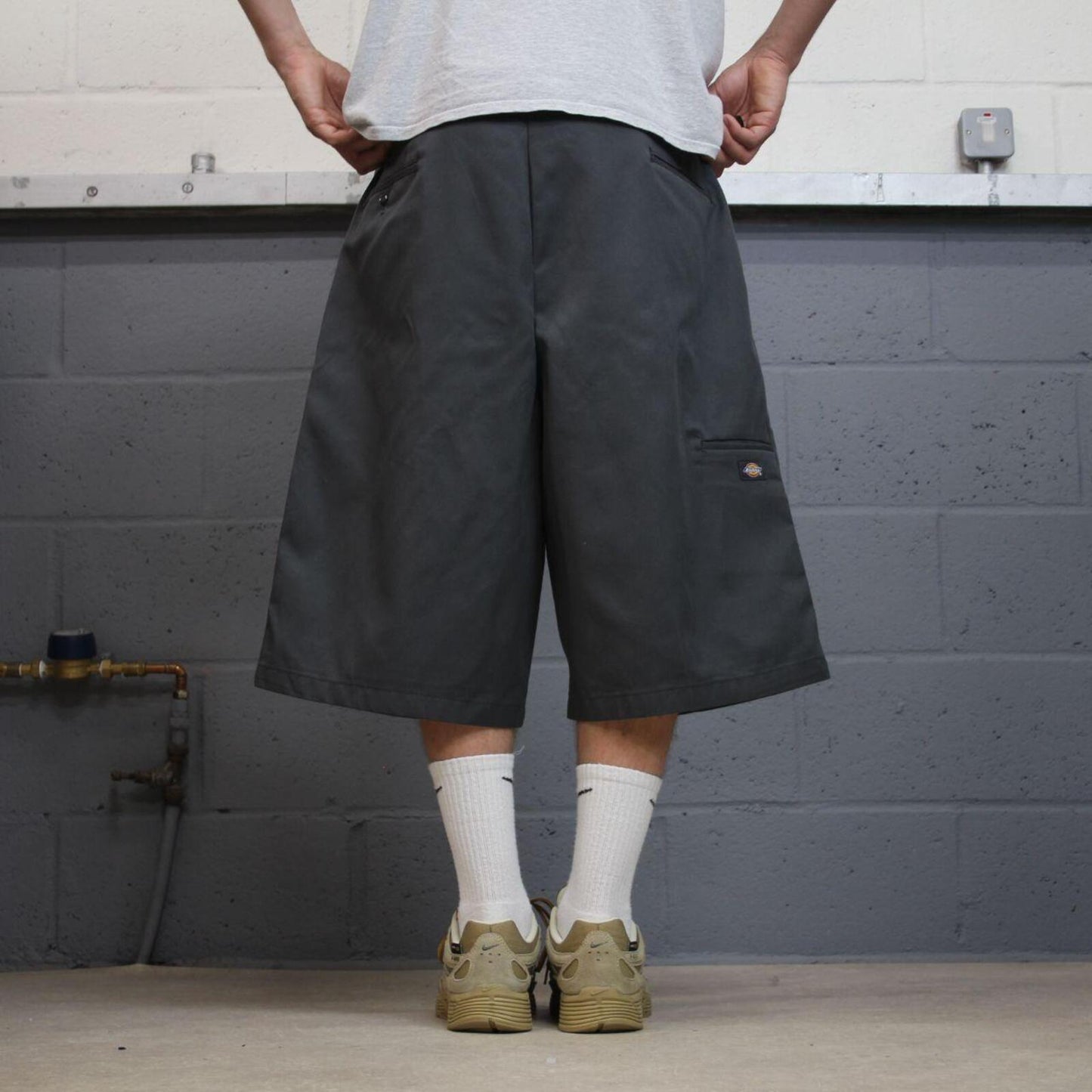 Dickies extra baggy chino shorts carpenter grey Surf style skater shorts long wide leg festival