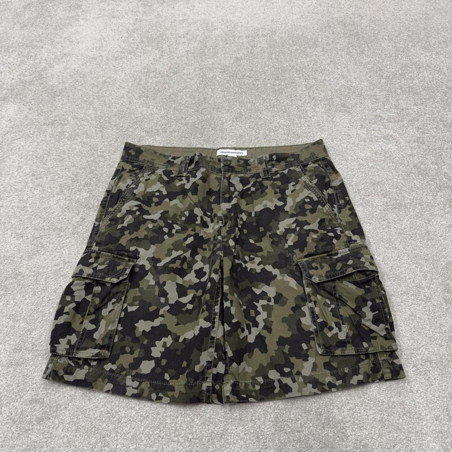 Camo cargo shorts relaxed khaki Amazon Essentials skater style camouflage shorts loose leg