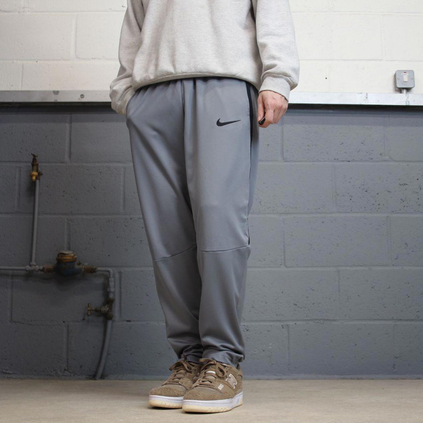 Nike Trackies Large Grey y2k 00s style loose joggers embroidered Swoosh logo