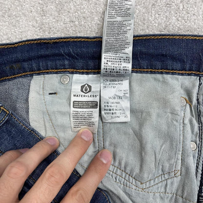 Y2K Levi’s 505 jeans straight leg faded blue Straight fit 5 pocket pants belt loops red tab logo