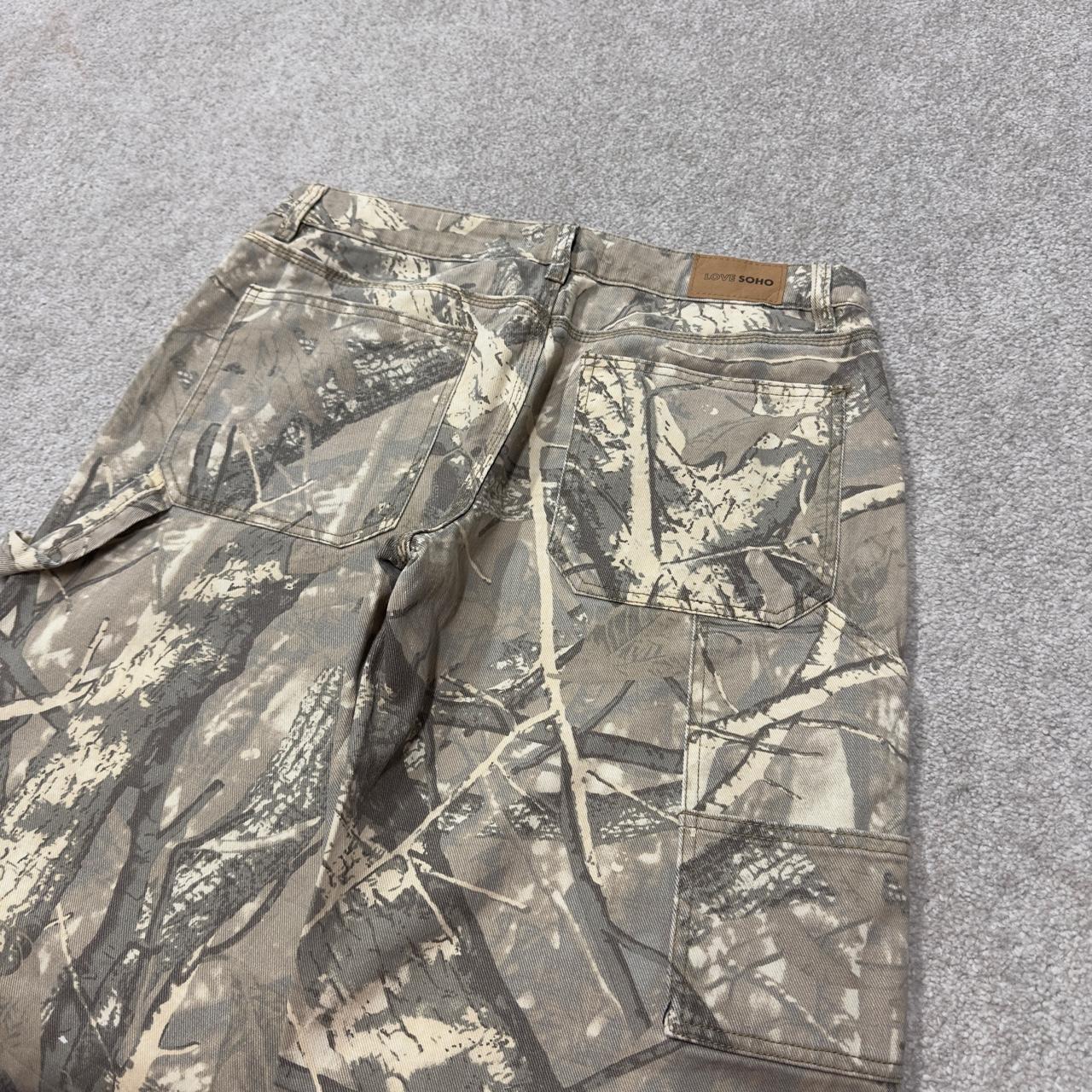 Women’s Baggy camo carpenter pants Y2K 9 green Love Soho loose leg camouflage utility trousers
