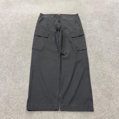 Levi’s cargo pants y2k W32L30 grey Straight leg utility skater style pants