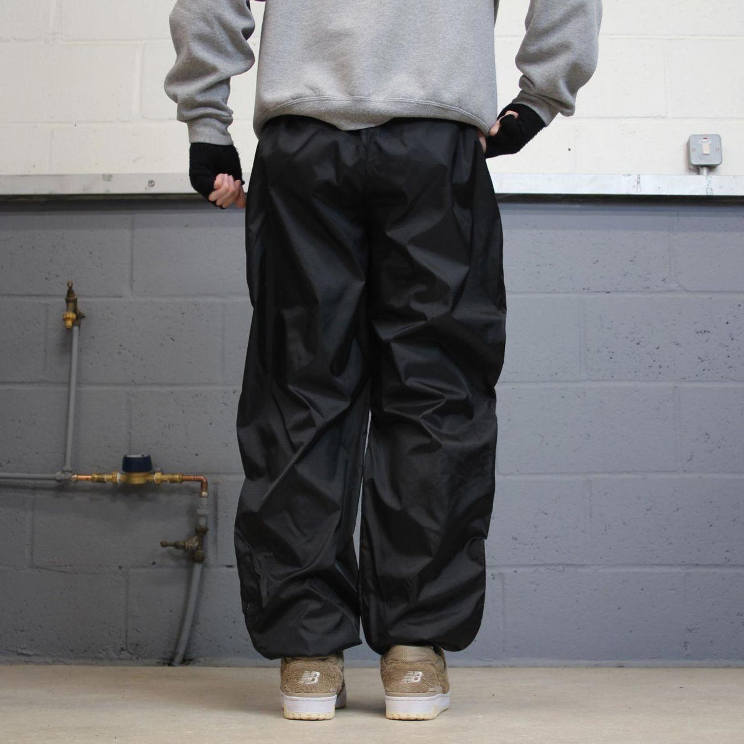 Baggy Puma trackies Large loose y2k floaty leg joggers embroidered logo shell suit pants