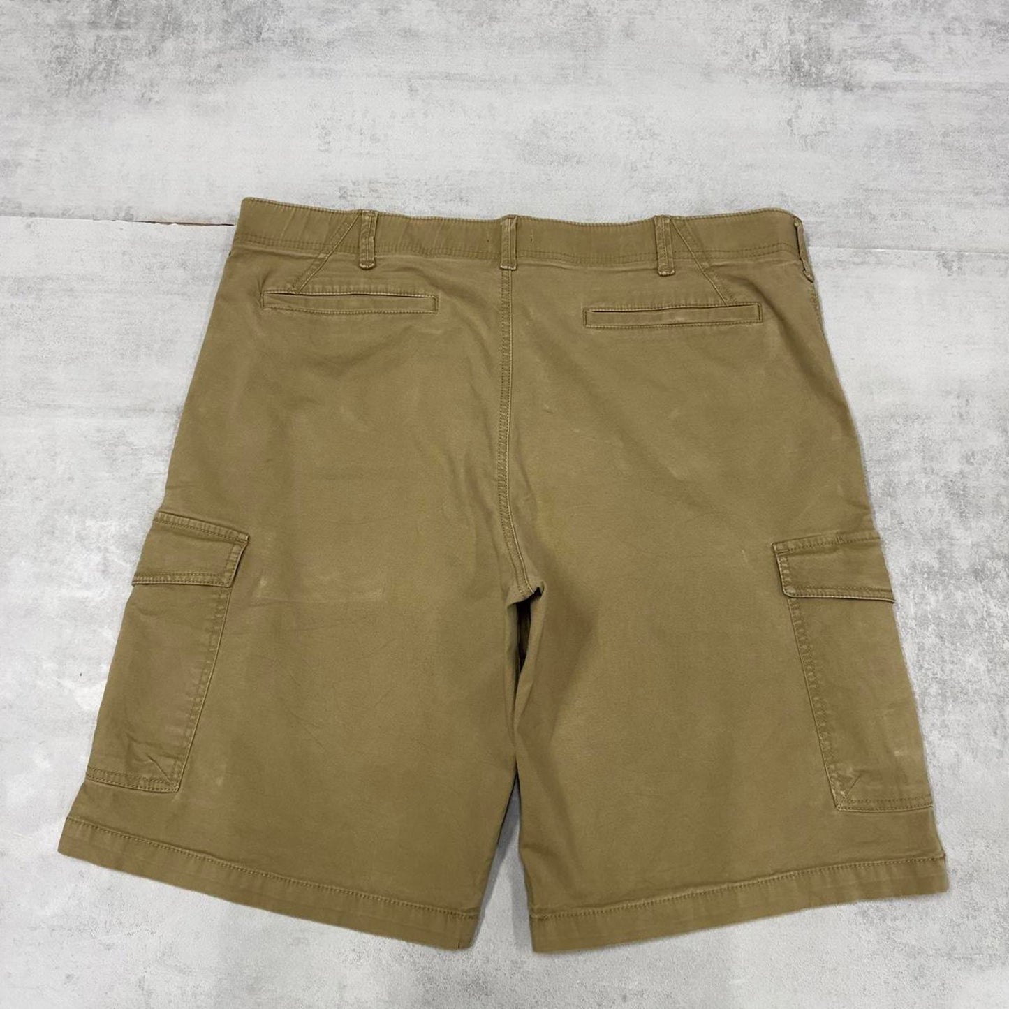 Mens baggy cargo shorts W40