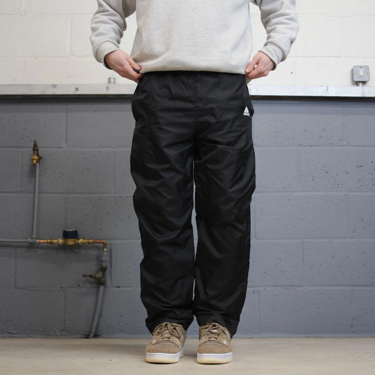 Vintage Adidas trackies S loose black y2k style joggers adjustable embroidered logo pants