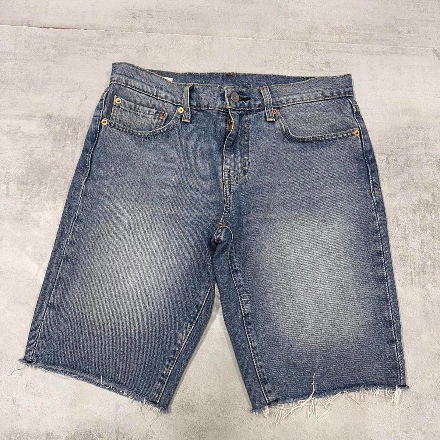 Mens Levi’s denim shorts W32