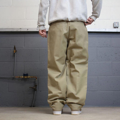 Vintage y2k baggy work pants beige Loose chino style skate trousers Red Kap workwear patch logo