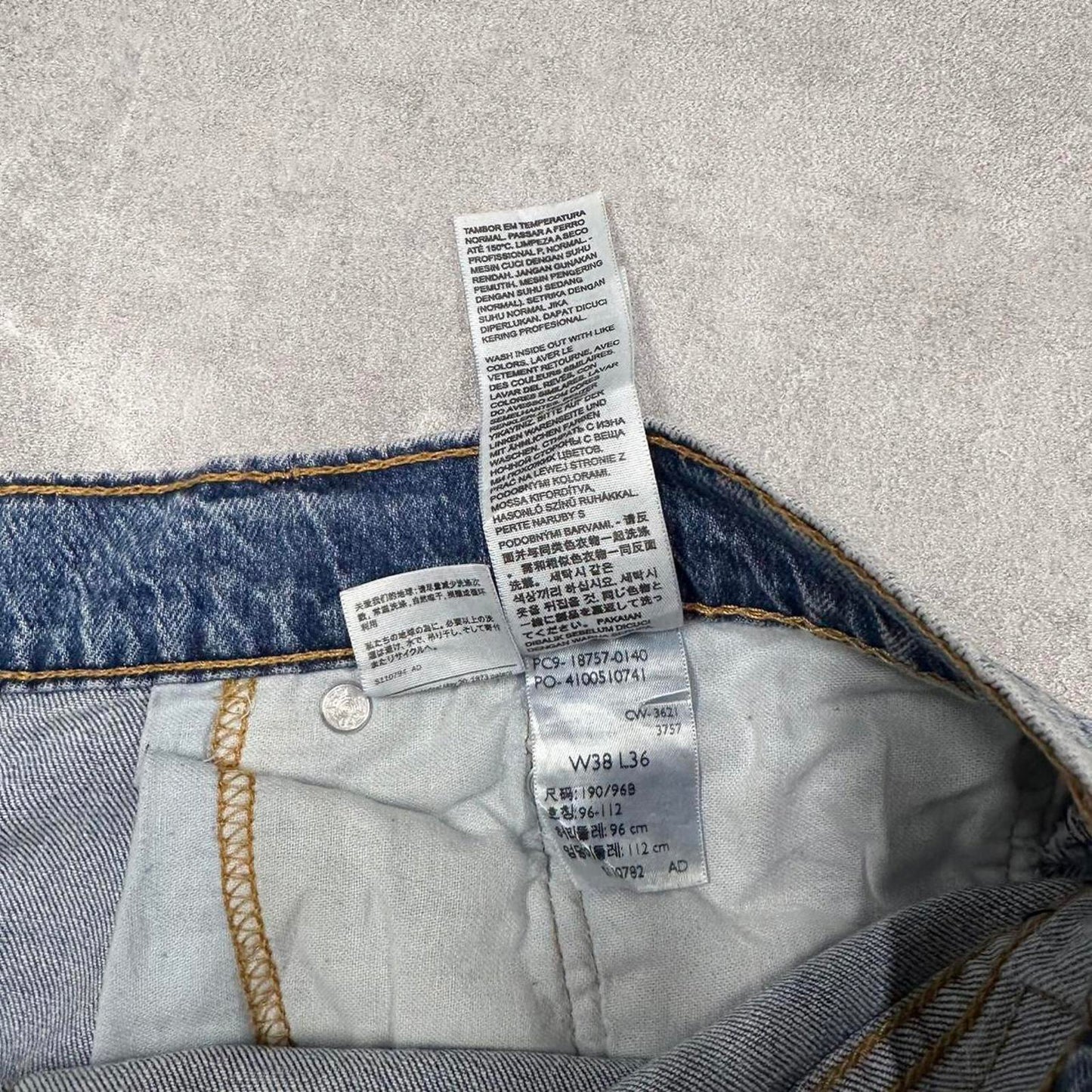 Mens Levi’s jorts W38