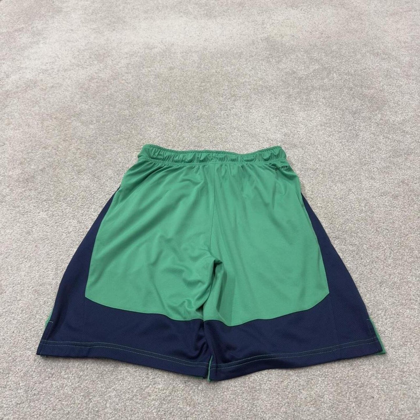 Loose Nike sports shorts y2k green Casual style comfy loose floaty summer gym shorts