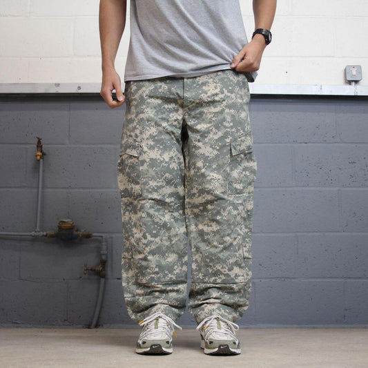 Camo cargo pants W36L30 khaki digital forest camouflage loose straight y2k style cargo trousers