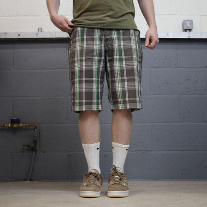 Checkered cargo shorts loose grey Lightweight check surf style shorts festival