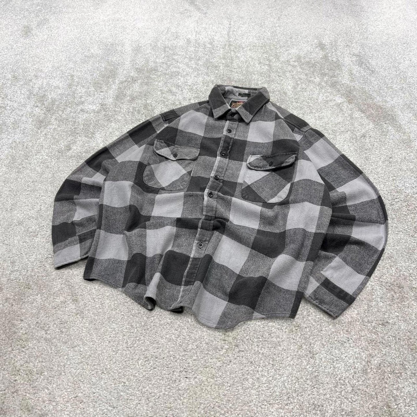 Checkered plaid flannel overshirt autumnal XL grey men's long sleeve thick button up y2k style