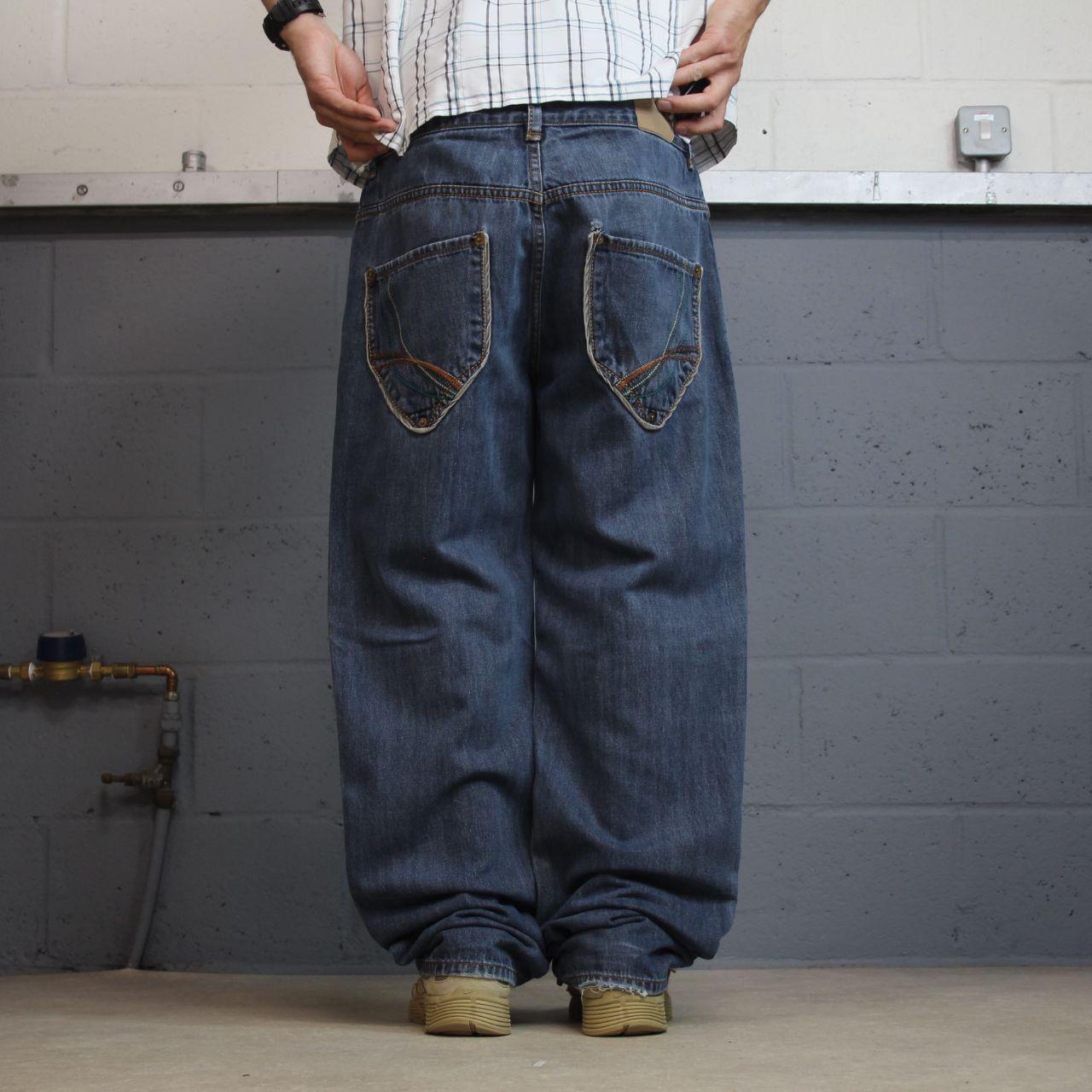 Rocawear embroidered jeans blue denim Y2K W38L32 Rocawear loose surf style pants embroidered design