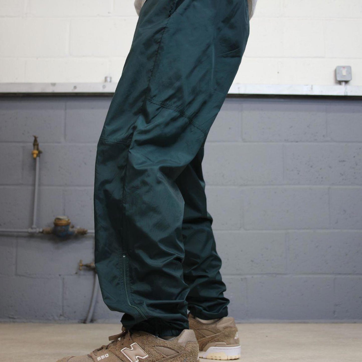 Green vintage Nike trackies Large loose y2k floaty leg joggers embroidered Swoosh logo shell suit
