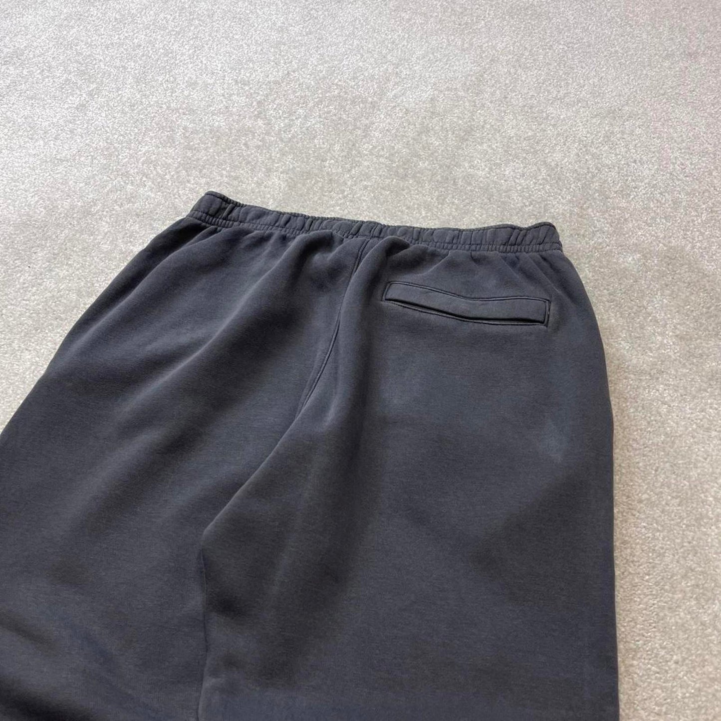 Dark Grey Nike sweatpants medium loose y2k style joggers Swoosh logo gym wear track pants