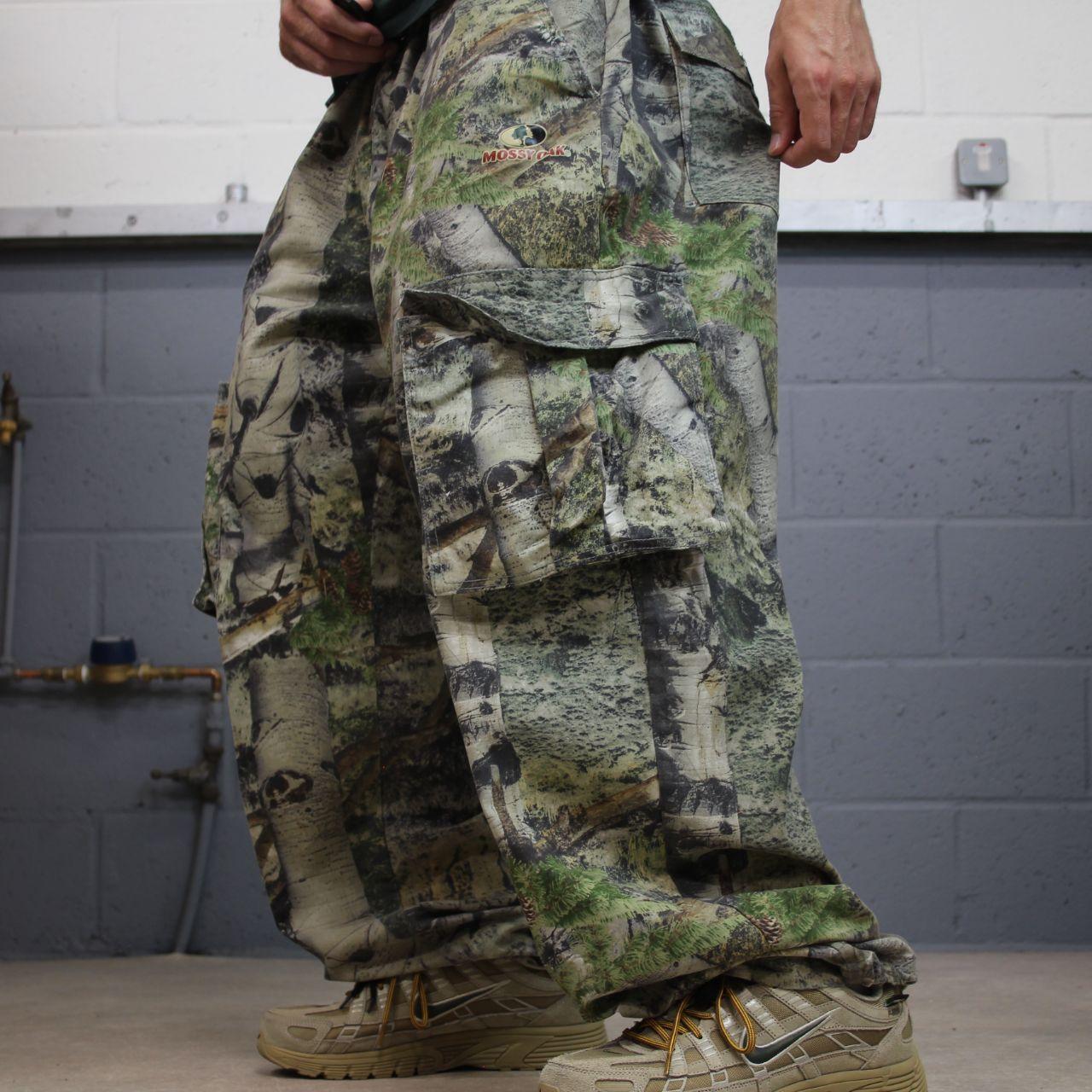 Vintage Mossy Oak baggy camo cargo pants green Loose leg camouflage Y2K hunting style trousers
