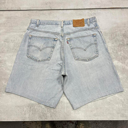 Vintage mens Levi’s 560 denim shorts W36