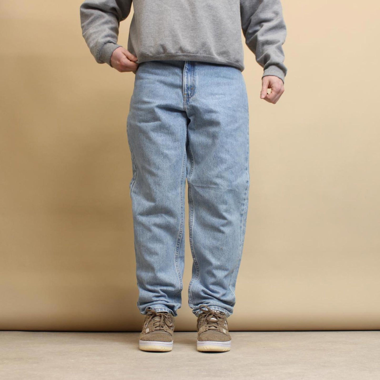 Blue Levi's 550 jeans size 12 (W30L33) relaxed fit taper leg denim jeans
