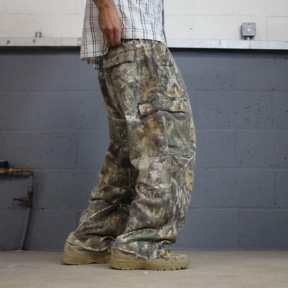 Realtree camo cargo trousers hunting style Y2K khaki camouflage pattern outdoors utility trousers