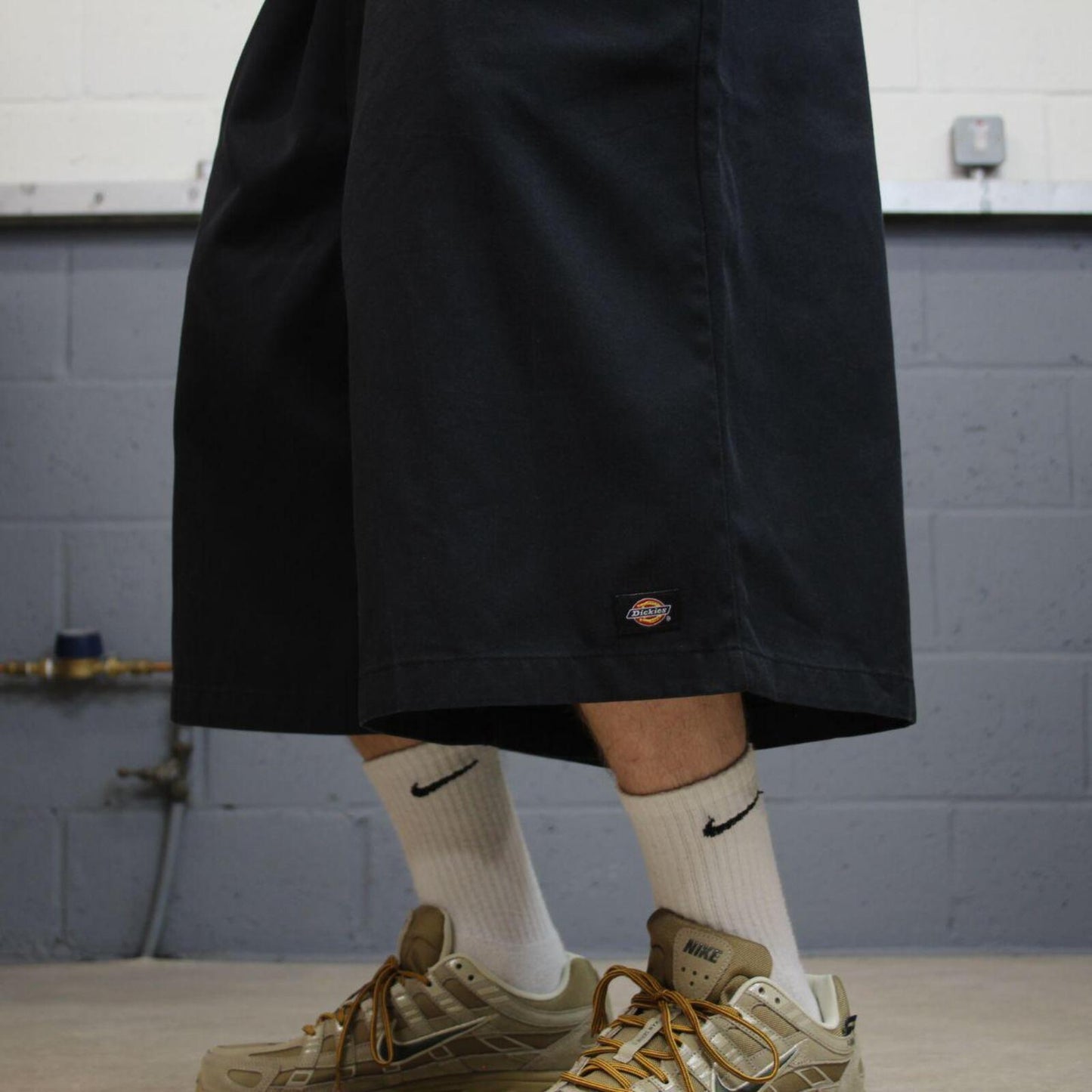 Dickies extra baggy carpenter shorts black Chino style skater shorts long wide leg festival