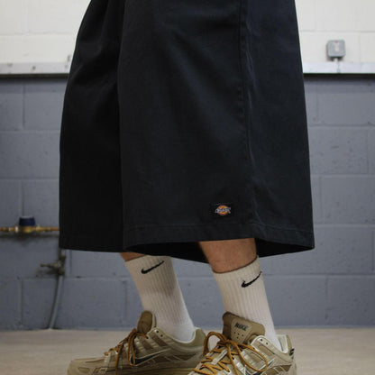 Dickies extra baggy carpenter shorts black Chino style skater shorts long wide leg festival