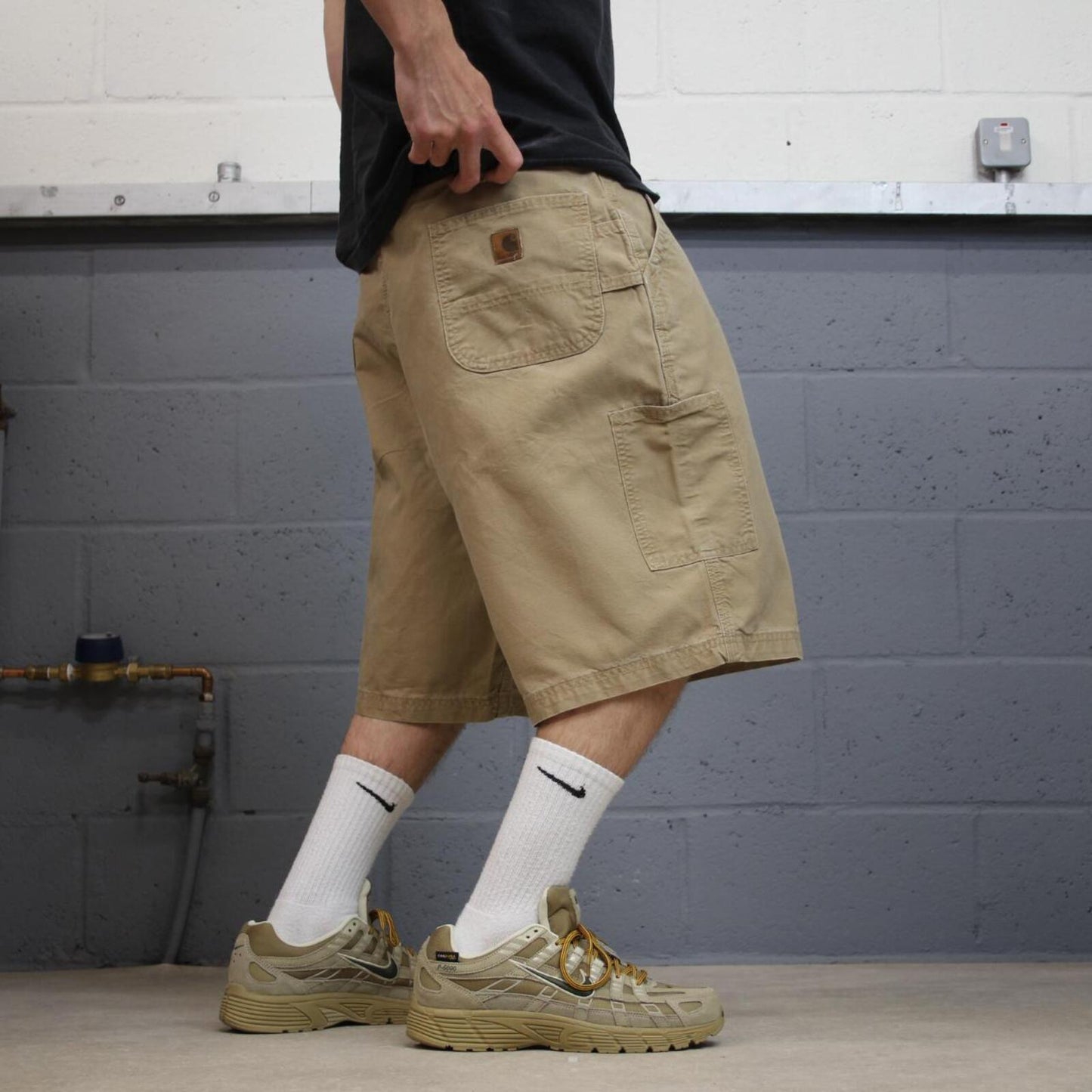 Carhartt baggy cargo shorts carpenter tan brown Floaty canvasy skater style work shorts