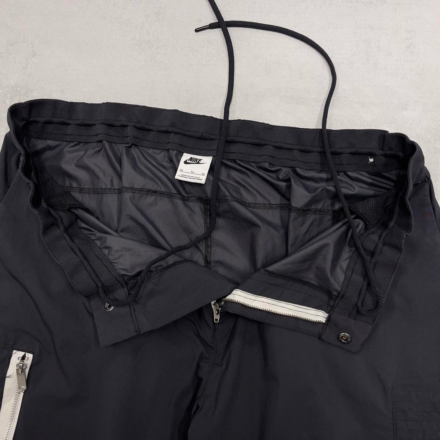 Black Nike trackies W38 loose y2k floaty leg joggers embroidered logo gym wear tracksuit bottoms