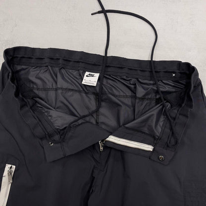 Black Nike trackies W38 loose y2k floaty leg joggers embroidered logo gym wear tracksuit bottoms