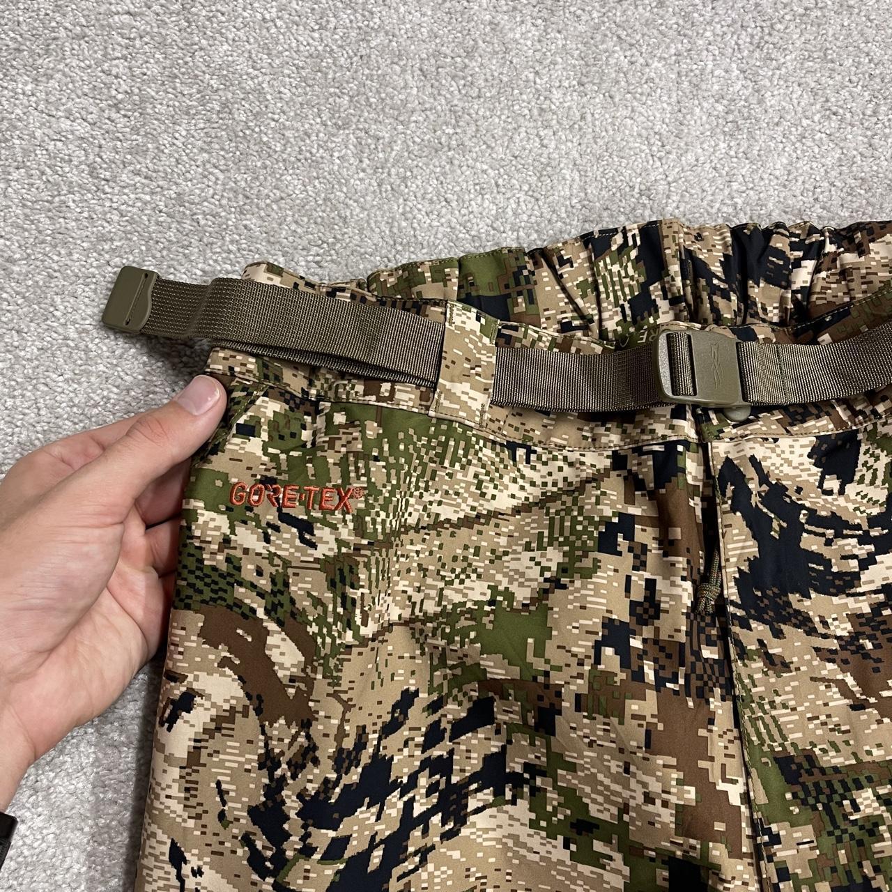 Sitka Goretex waterproof pants camo women’s L khaki Camouflage hiking outdoors rain trousers