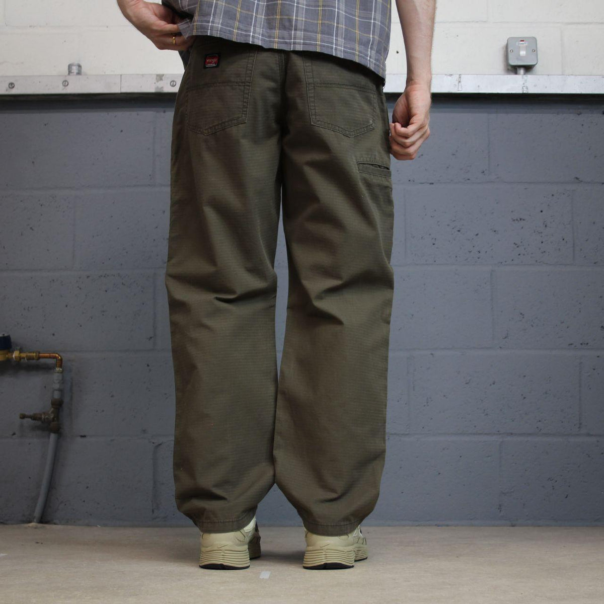 Wrangler carpenter pants y2k green Loose straight leg skater style workwear utility pants