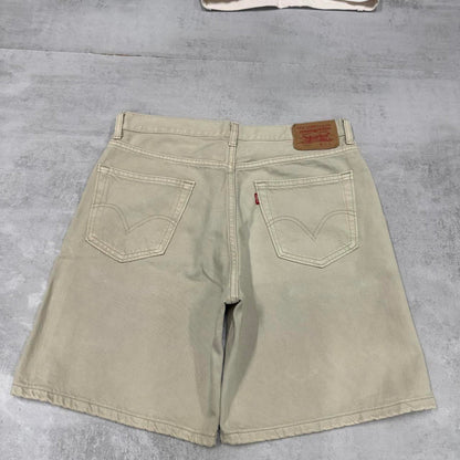 Vintage mens Levi’s 550 jorts W34