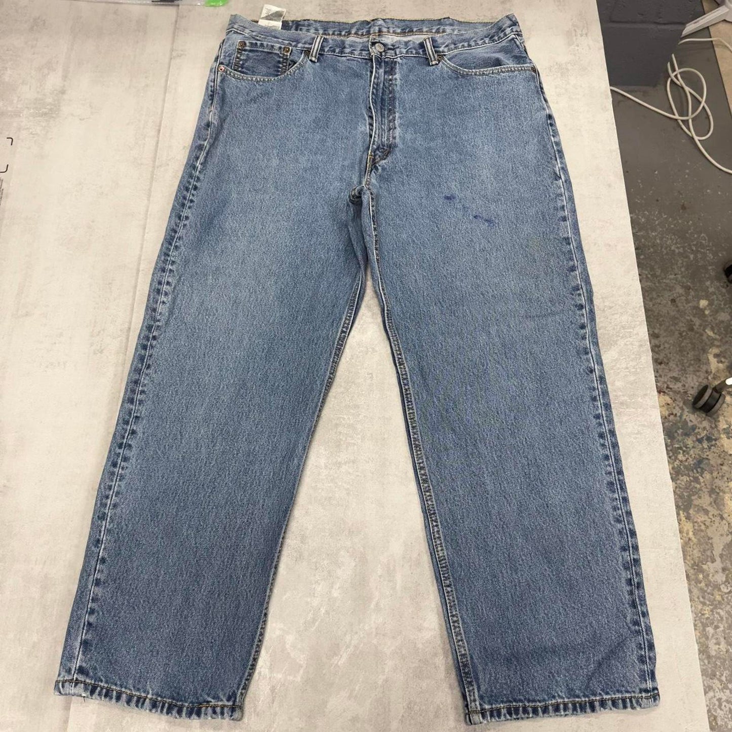 Loose blue Levi's 550 jeans W40 L30