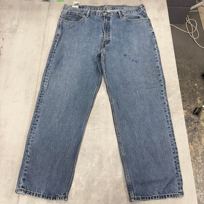 Loose blue Levi's 550 jeans W40 L30