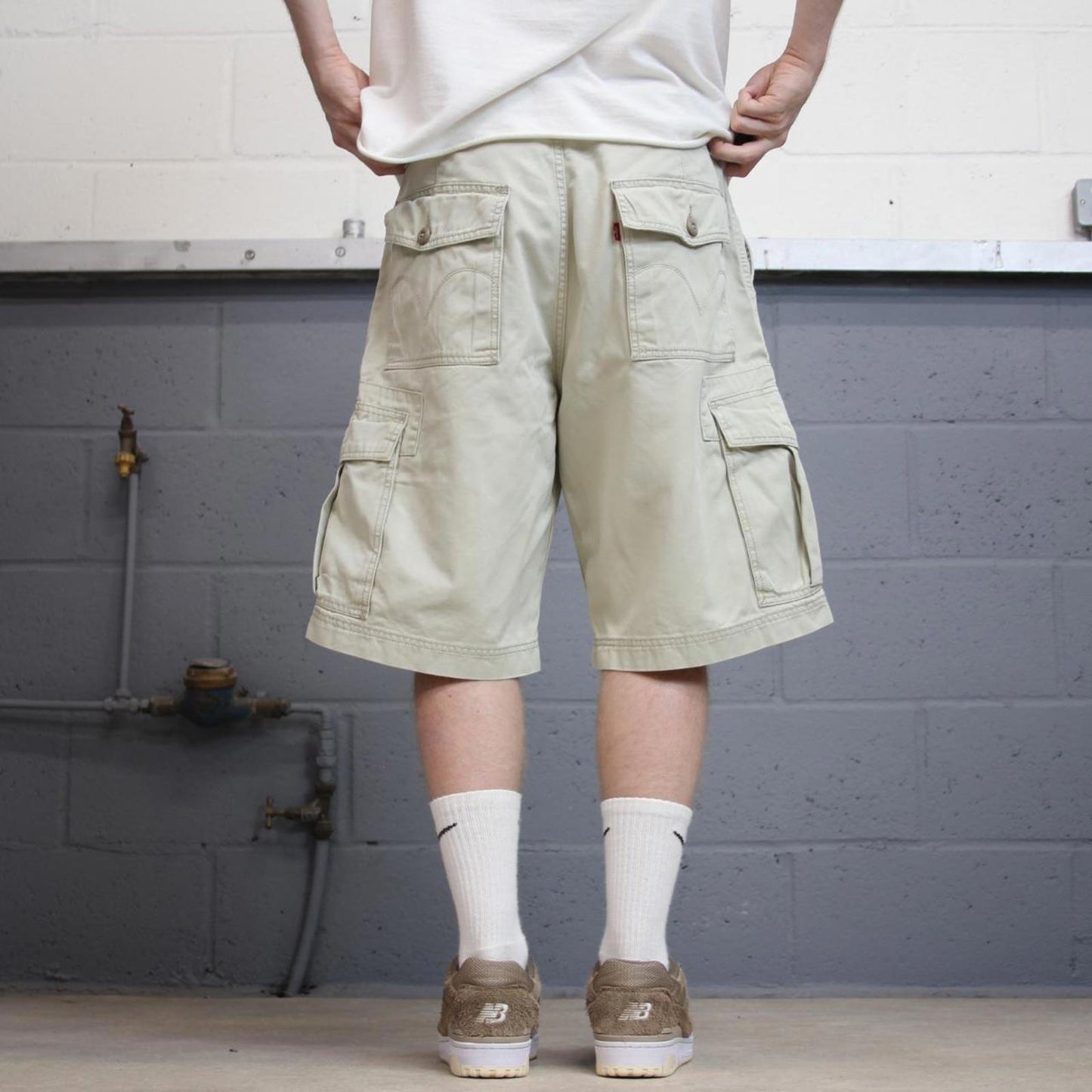 Mens baggy Levis cargo shorts W34