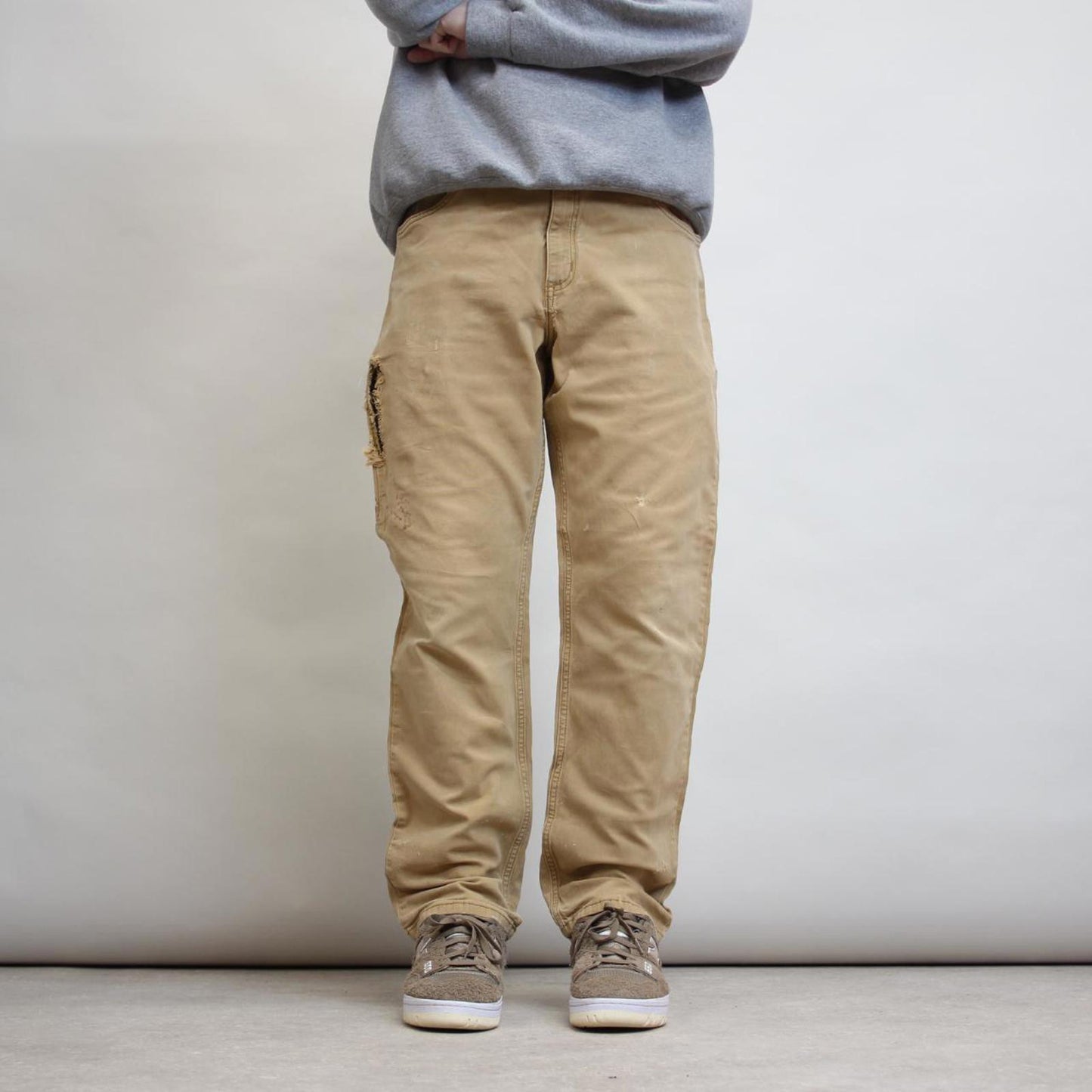 Tan Carhartt carpenter trousers W36L30 relaxed fit cargos patch logo
