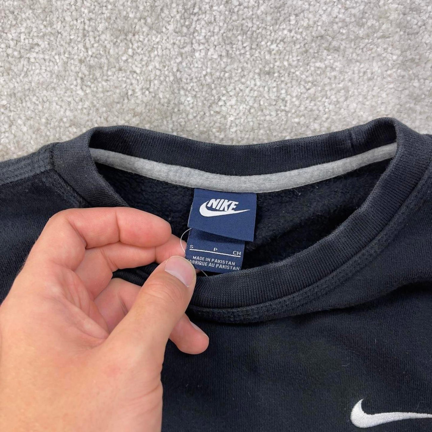 Black Nike sweatshirt Small mens pullover y2k 90s style jumper embroidered Swoosh logo